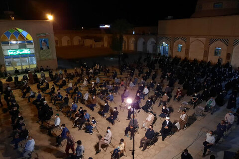 بالصور/ مجلس تأبين لإمام جمعة مؤقت مدينة يزد (ره) في مدرسة المصلى العلمية