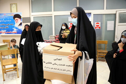 تصاویر/مراسم  آغاز توزیع مرحله ششم  توزیع ۲۵۰۰ بسته معیشتی و لوازم التحریر جمعیت  خدمت رسانی فاطمی ها