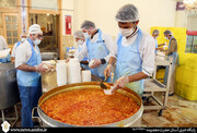 طبخ و توزیع روزانه ۶ هزار پرس غذای مهمانسرای حضرت معصومه(س) میان نیازمندان