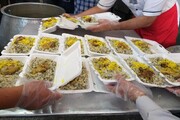 تصاویر/ طبخ و توزیع ۲ هزار پرس غذای گرم در مدرسه علمیه امام علی (ع) شهرستان سلماس