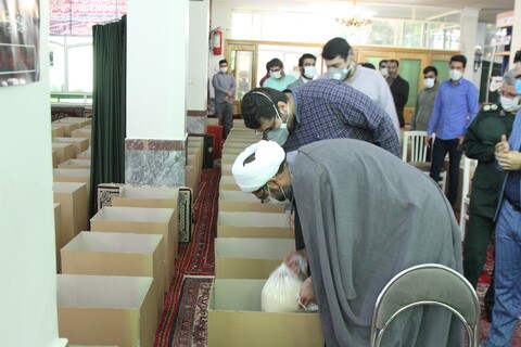 تصاویر/ حضور نماینده ولی فقیه در استان همدان در رزمایش کمک های مومنانه در سطح شهر همدان به مناسبت عید غدیر