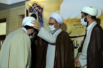 تصاویر/ عمامه گذاری طلاب مدرسه علمیه آیت الله العظمی بهجت(ره) قم توسط آیت الله اعرافی