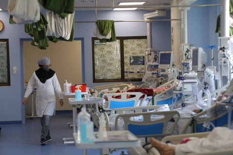 فعالیت طلاب جهادی در بیمارستان فرقانی قم