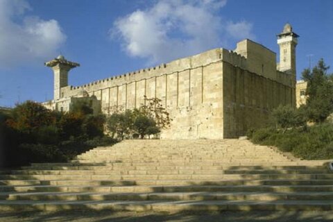 Palestinian MP condemns Israel’s theft of part of Al-Ibrahimi Mosque