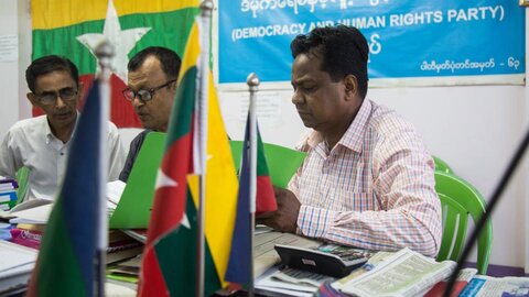 میانمار مانع از نامزدی یک مسلمان روهینگیا در انتخابات شد