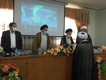 آیین تکریم و معارفه مدیر شورای سیاست‌گذاری ائمه جمعه سمنان برگزار شد