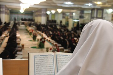 بیش از ۱۷۰ خواهر در رشته‌های ترجمه و تفسیر مرکز قرآن و حدیث کریمه اهل‌بیت(س) فارغ‌التحصیل شدند