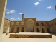 مسجدی با دو محراب در قلب ابرکوه + عکس