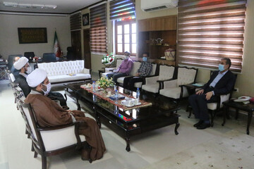 تجلیل استاندار بوشهر از یک شهید روحانی