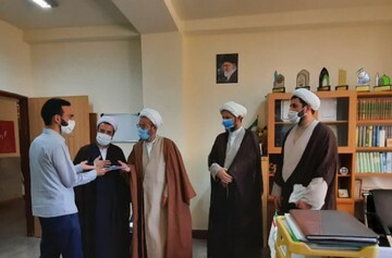 خبرنگار خبرگزاری حوزه در استان سمنان تجلیل شد