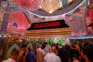 تصاویر/ سیاهپوش شدن حرم حضرت امیرالمؤمنین(ع) در آستانه ماه محرم
