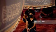 فوکوس لنز دوربین روزنامه گاردین بر عزاداری با رعایت دستورالعمل‌های بهداشتی