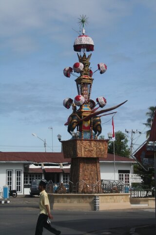 مراسم «تابوک» یا «تابوت گردانی»، مخصوص شیعیان اندونزی