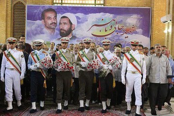 مزار شهیدان رجایی و باهنر گلباران  می شود