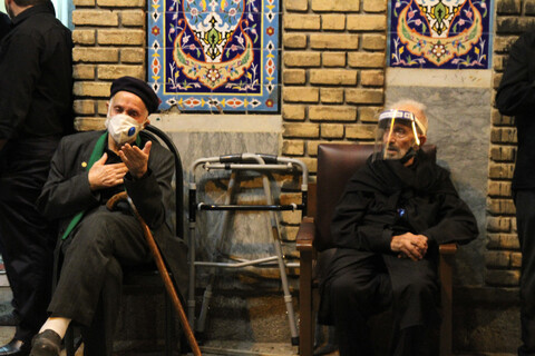 تصاویر/ حال و هوای عزاداران حسینی در شب پنجم محرم در شهر همدان