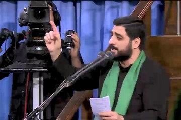 صوت | مداحی قدیمی "کرم حسین علم حسین یاد داده مادرم فقط بگم حسین" با نوای بنی فاطمه