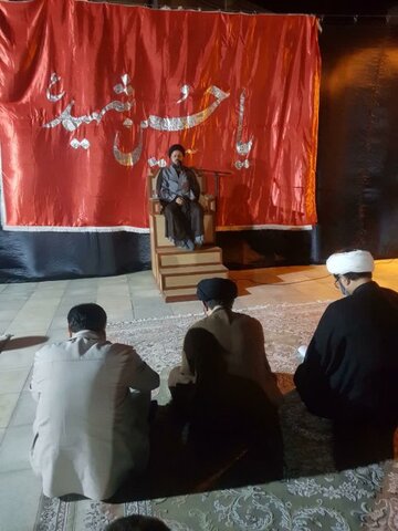 تصاویر/مراسم عزاداری محرم در مدرسه علمیه کامیاران با حضور مدیر حوزه علیمه استان کردستان