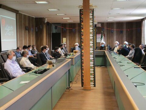 بالصور/ ندوة تخصصية بمشاركة مدير الحوزة العلمية في كردستان الإيرانية وأساتذة جامعة ومثقفين