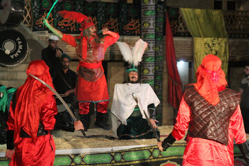 فیلم | آئین تعزیه خوانی شب تاسوعای حسینی در همدان