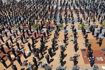 تصاویر/ مراسم عزاداری و اقامه نماز ظهر عاشورا در اردبیل