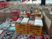 توزیع بسته های غذایی میان اقشار نیازمند ایرانی و غیرایرانی