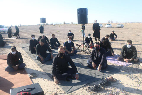 تصاویر/ احیای سنت عزاداری امام حسین(ع) در صحرا برای اولین بار در ابرکوه