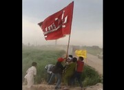 فیلم | غیرت کودکان شیعه پاکستانی برای نگهداشتن پرچم یاحسین (ع)