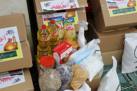 تصاویر| توزیع 1400 بسته معیشتی اداره کل اوقاف فارس میان نیازمندان