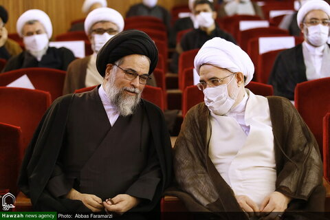 بالصور/ مراسيم بداية السنة الدراسية الجديدة في الحوزات العلمية في إيران (1)