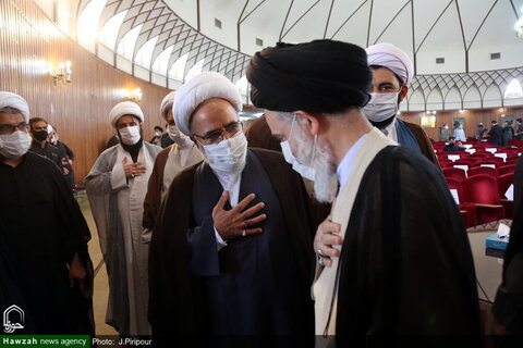 بالصور/ مراسيم بداية السنة الدراسية الجديدة في الحوزات العلمية في إيران (2)