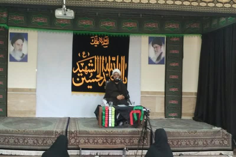 محبت امام حسین(ع) محبتی الهی به بندگان است