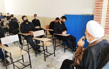 تفقه  بدون  تهذیب  محقق نمی شود