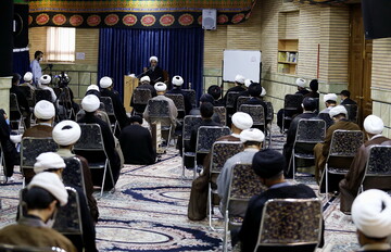 از اینکه پزشکی را رها کردم و به حوزه علمیه آمدم یک ثانیه هم پشیمان نشدم