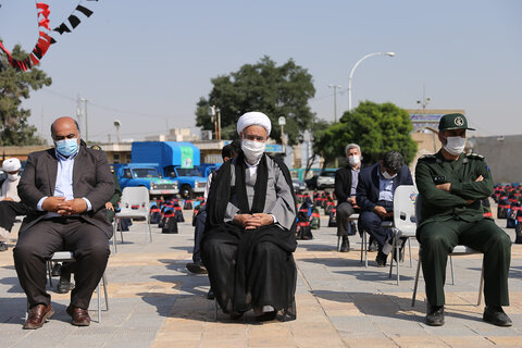 تصاویر/  توزیع ۱۰ هزار بسته لوازم‌التحریر و نوشت‌افزار  در قالب کمک‌ مؤمنانه در قزوین