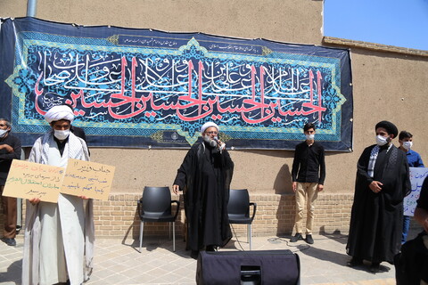 تصاویر / تجمع اعتراضی‌ طلاب‌ قم در محکومیت‌ توهین به پیامبر اکرم (ص)