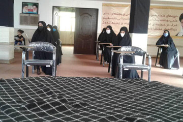 امام جمعه ابرکوه: صیانت از دینداری بانوان جامعه رسالت مهم حوزه های خواهران است