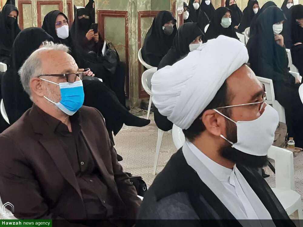 طلبه انقلابی نباید در برابر مشکلات مردم سکوت کند/ طلاب باید دیدگاه سیاسی داشته باشند