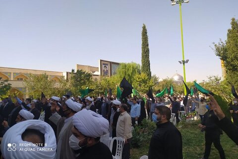 تصاویر/ تجمع اعتراض آمیز در محکومیت اهانت به پیامبر(ص) حوزه علمیه کرمانشاه