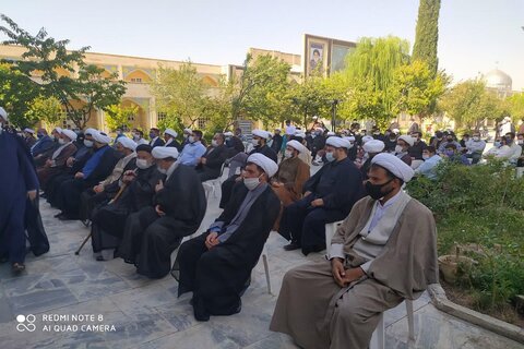 تصاویر/ تجمع اعتراض آمیز در محکومیت اهانت به پیامبر(ص) حوزه علمیه کرمانشاه