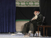 بالصور/ إقامة مجلس عزاء استشهاد الإمام السجاد (علیه السلام) بحضور الإمام الخامنئی