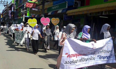 نمایندگان مسلمان در مذاکرات تایلند خواستار تعطیلی روزهای جمعه شدند