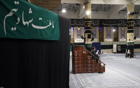 إقامة مجلس عزاء استشهاد الإمام السجاد (علیه السلام) بحضور الإمام الخامنئی