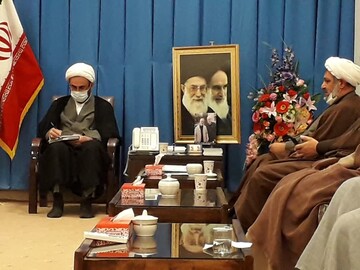 تصاویر/ دیدار کارکنان مدیریت حوزه علمیه ایلام با نماینده ولی فقیه در استان