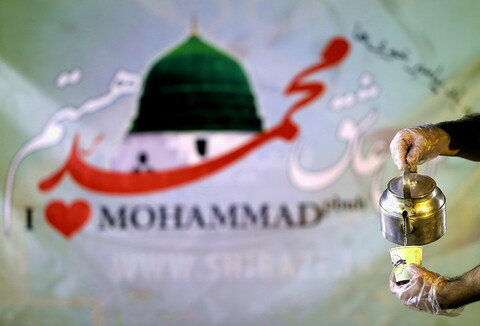 تصاویر/ پویش من عاشق محمد(ص)هستم درایستگاه صلواتی هیئت خادم الحسین