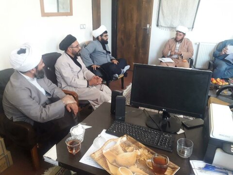 تصاویر/ دیدار مدیر حوزه علمیه استان کردستان با مدیران مدرسه سفیران هدایت بیجار