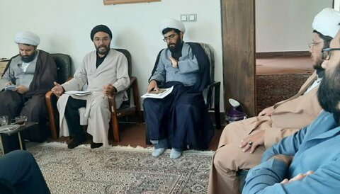 تصاویر/ دیدار مدیر حوزه علمیه استان کردستان با مدیران مدرسه سفیران هدایت بیجار