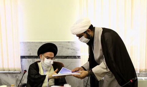 تصاویر/ دیدار مسئول مرکز رسانه و فضای مجازی حوزه های علمیه با آیت الله بوشهری