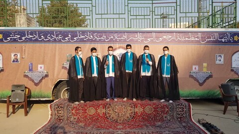 تصاویر شما/ اجرای طرح "سیاره نور" توسط طلاب قرارگاه تبلیغی فرهنگی جهادی مدرسه علمیه دارالسلام تهران در سطح شهر