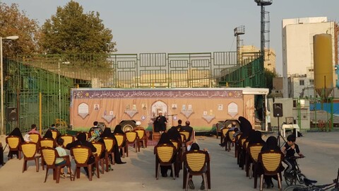 تصاویر شما/ اجرای طرح "سیاره نور" توسط طلاب قرارگاه تبلیغی فرهنگی جهادی مدرسه علمیه دارالسلام تهران در سطح شهر