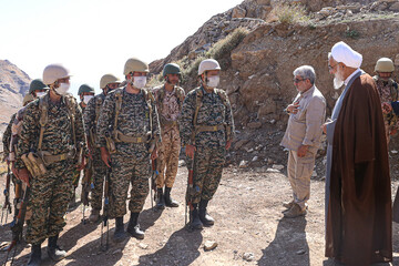 تصاویر/ سفر نماینده ولی فقیه در قزوین به مناطق مرزی غرب کشور